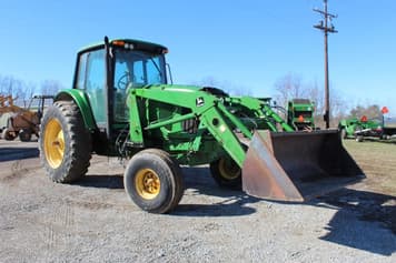 Main image John Deere 7220