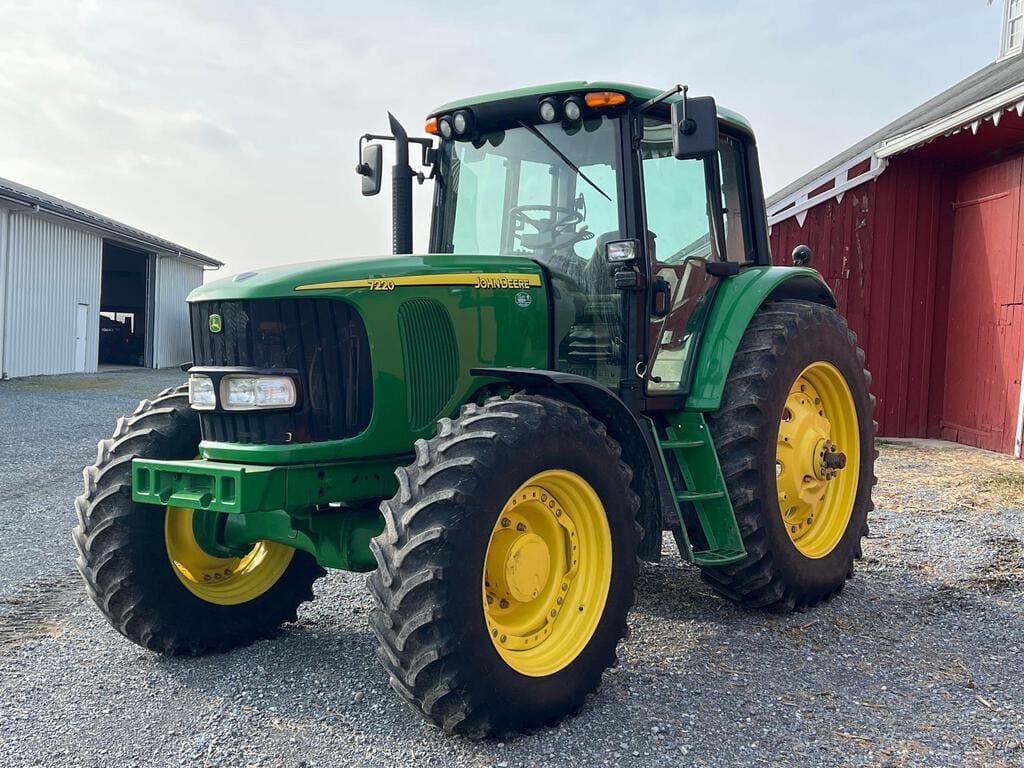 Main image John Deere 7220