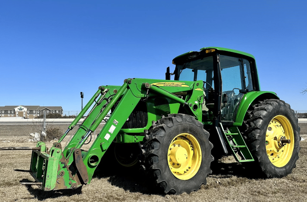 Main image John Deere 7220