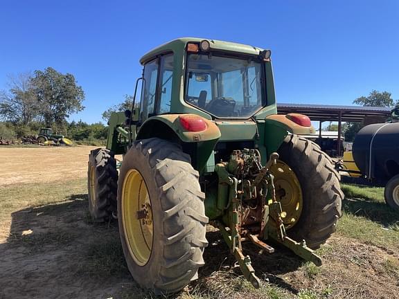 Image of John Deere 7220 equipment image 1