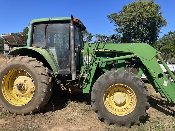 Image of John Deere 7220 equipment image 2