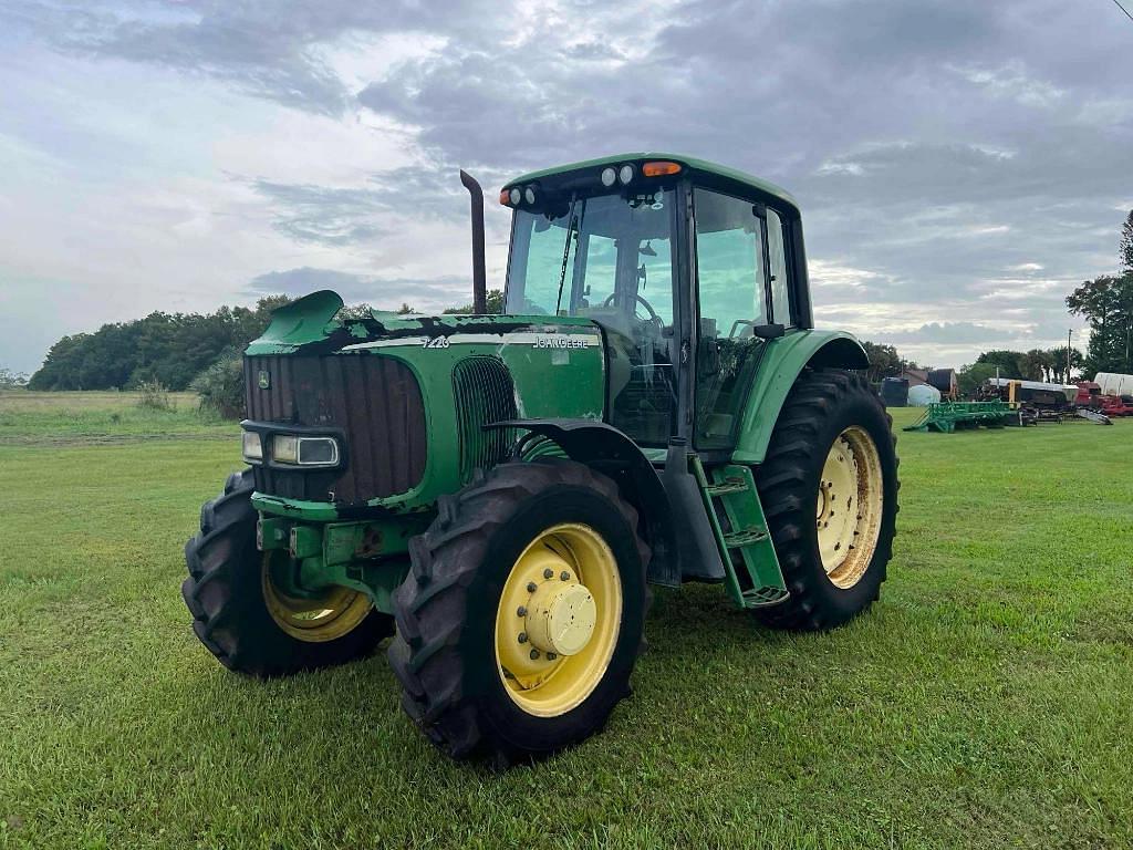 Image of John Deere 7220 Primary image