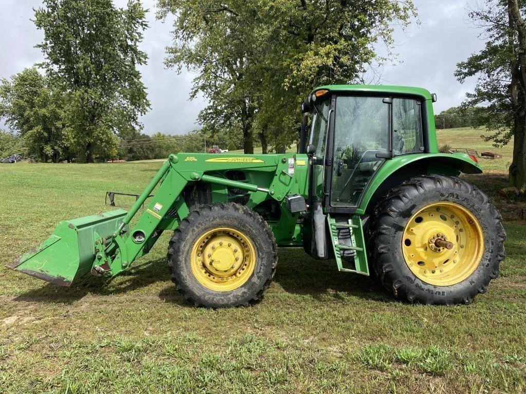 Main image John Deere 7220