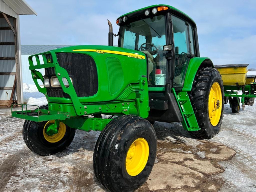 Main image John Deere 7220