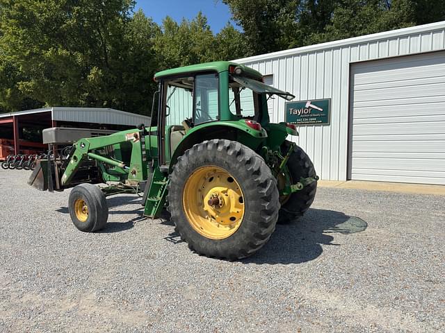 Image of John Deere 7220 equipment image 2