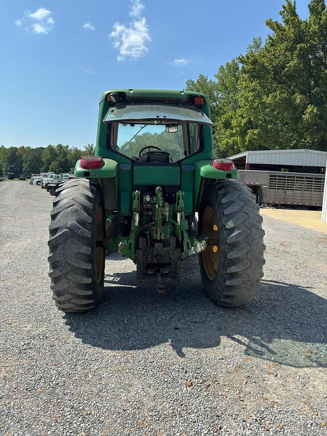 Image of John Deere 7220 equipment image 3