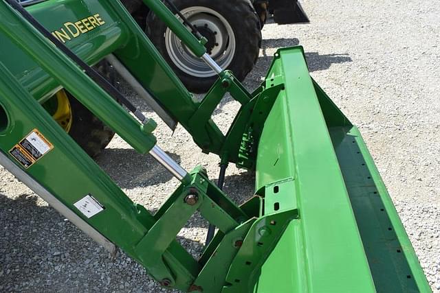 Image of John Deere 7220 equipment image 4