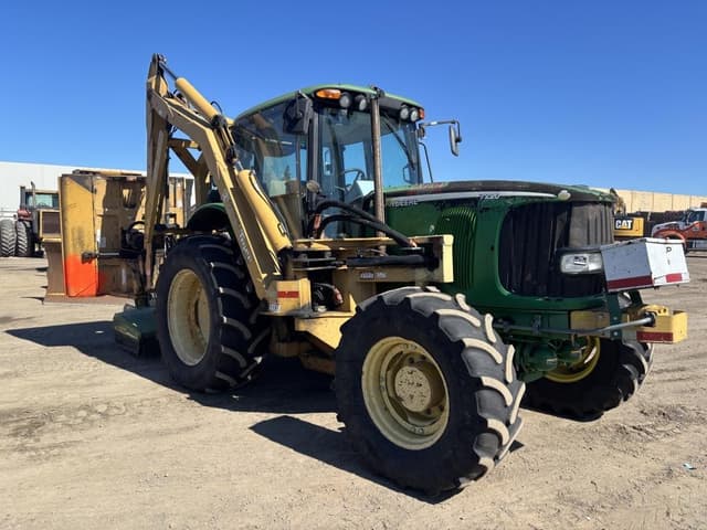 Image of John Deere 7220 equipment image 1