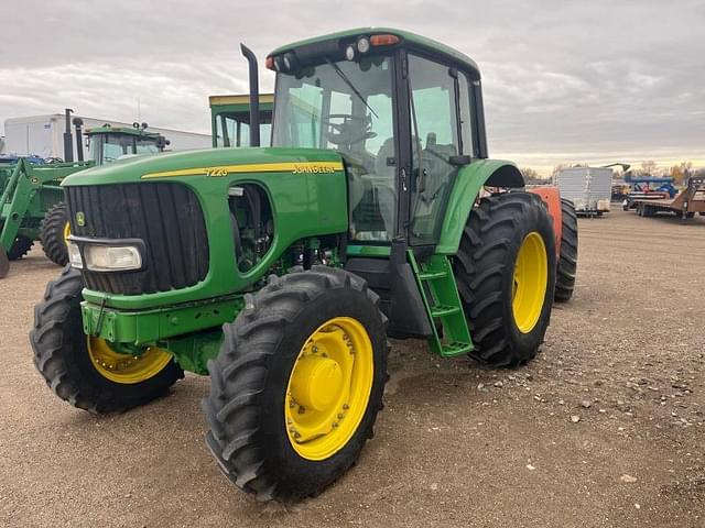 Image of John Deere 7220 equipment image 3