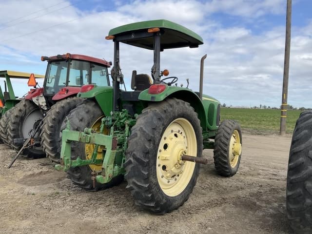 Image of John Deere 7220 equipment image 4