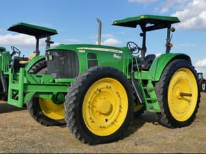 John Deere 7230 Image