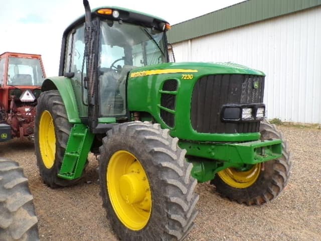 Image of John Deere 7230 equipment image 1