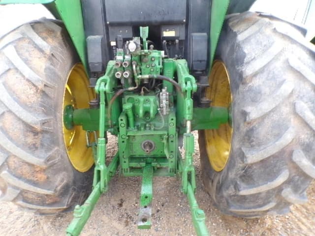 Image of John Deere 7230 equipment image 2