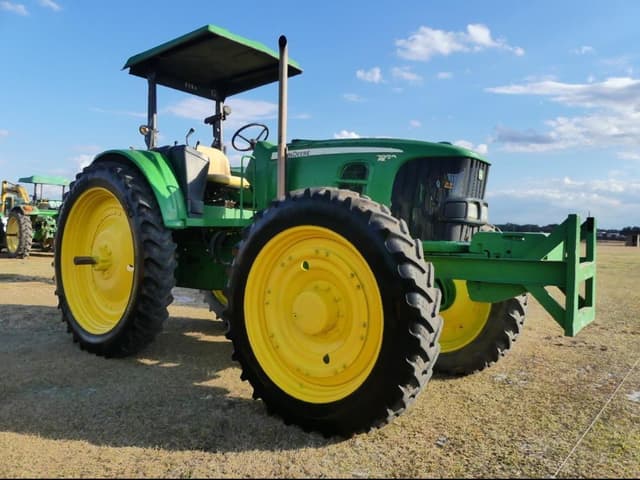 Image of John Deere 7230 equipment image 1
