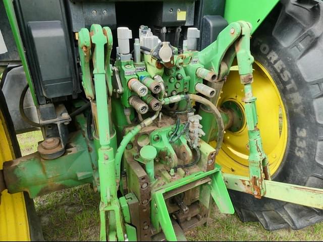 Image of John Deere 7230 equipment image 4