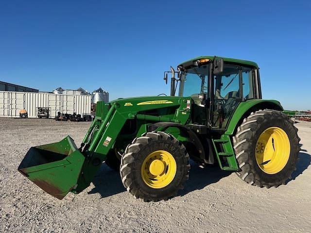 Image of John Deere 7230 equipment image 1