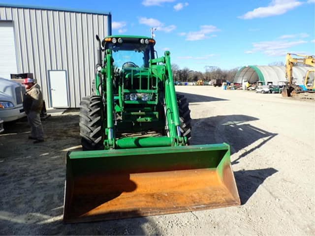 Image of John Deere 7230 equipment image 1