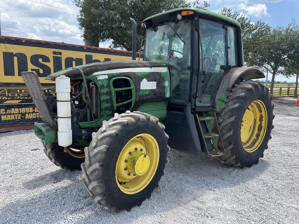 Image of John Deere 7230 Primary image