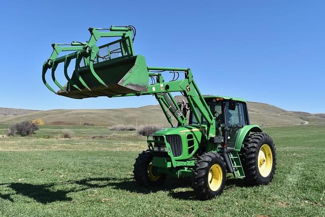 Image of John Deere 7230 equipment image 1