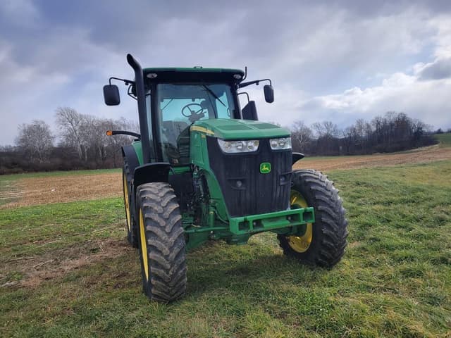 Image of John Deere 7230R equipment image 1