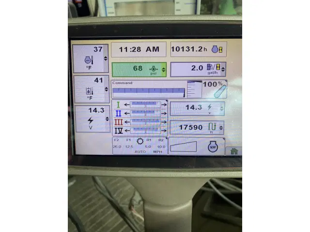 Image of John Deere 7230R equipment image 1