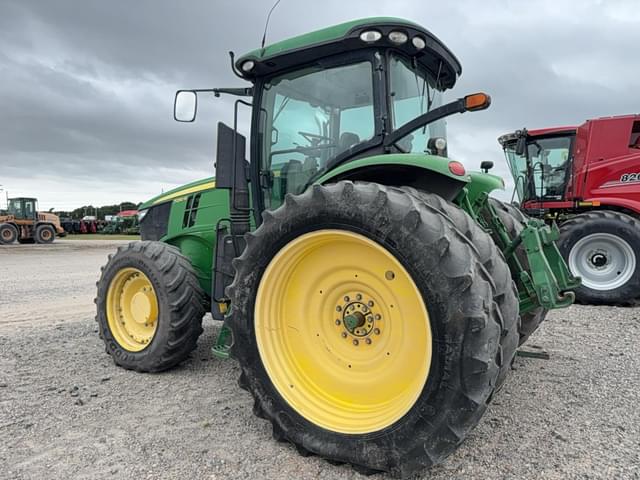 Image of John Deere 7230R equipment image 2