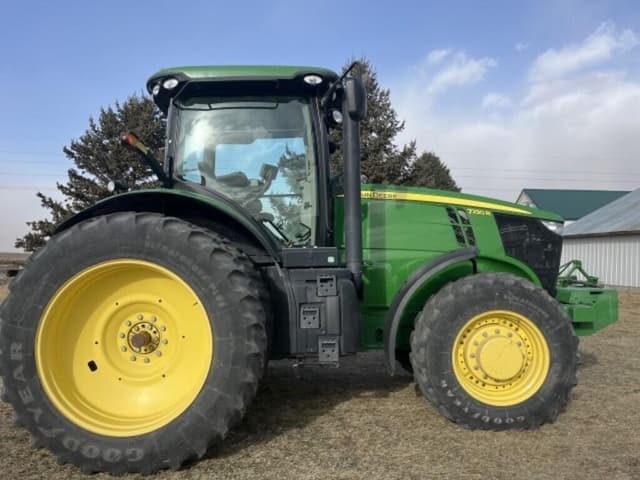 Image of John Deere 7230R equipment image 1