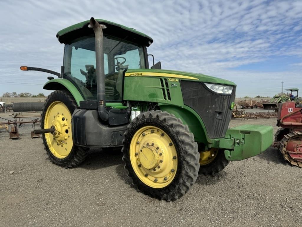 Image of John Deere 7230R Image 0