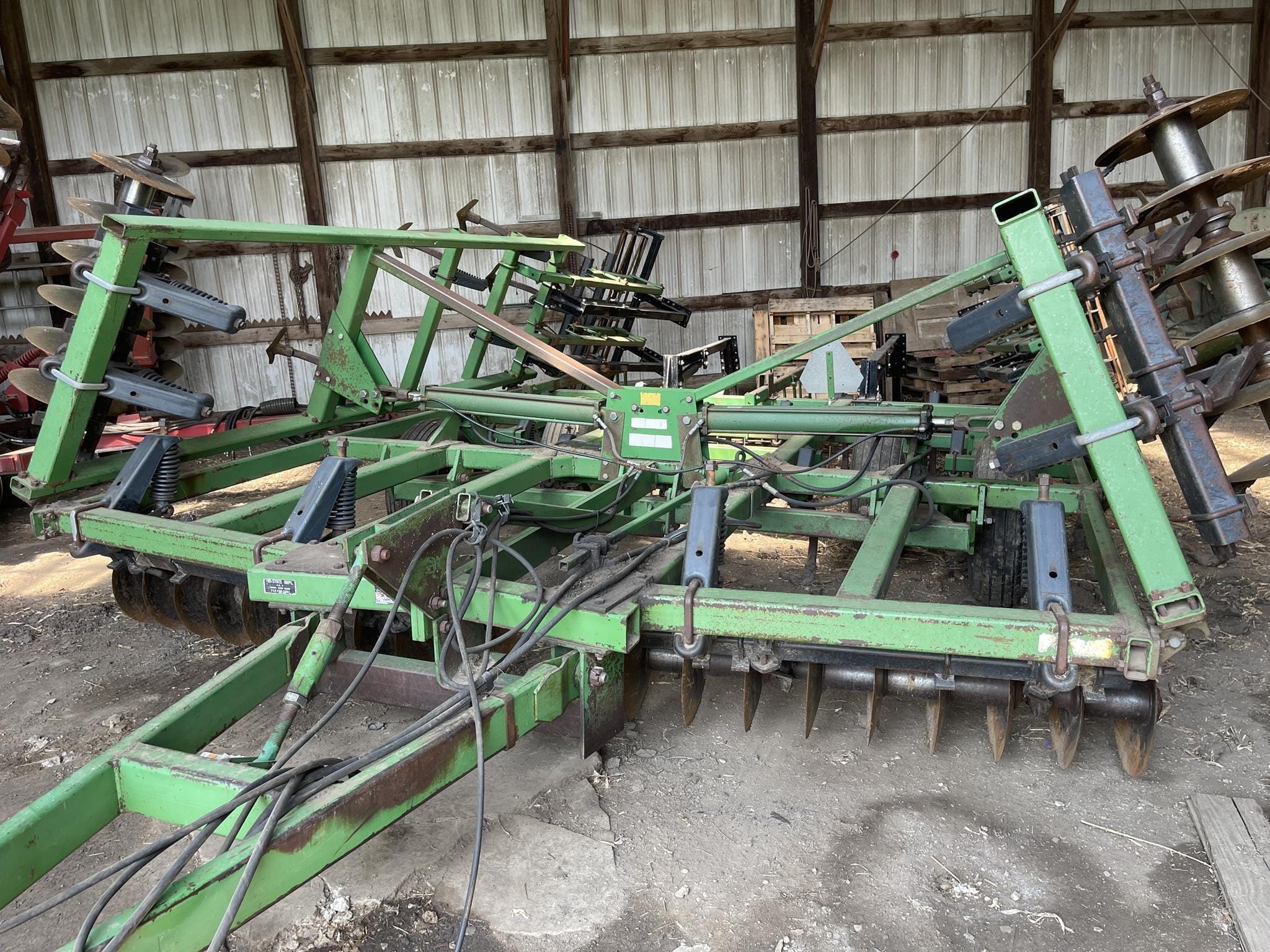Main image John Deere 724