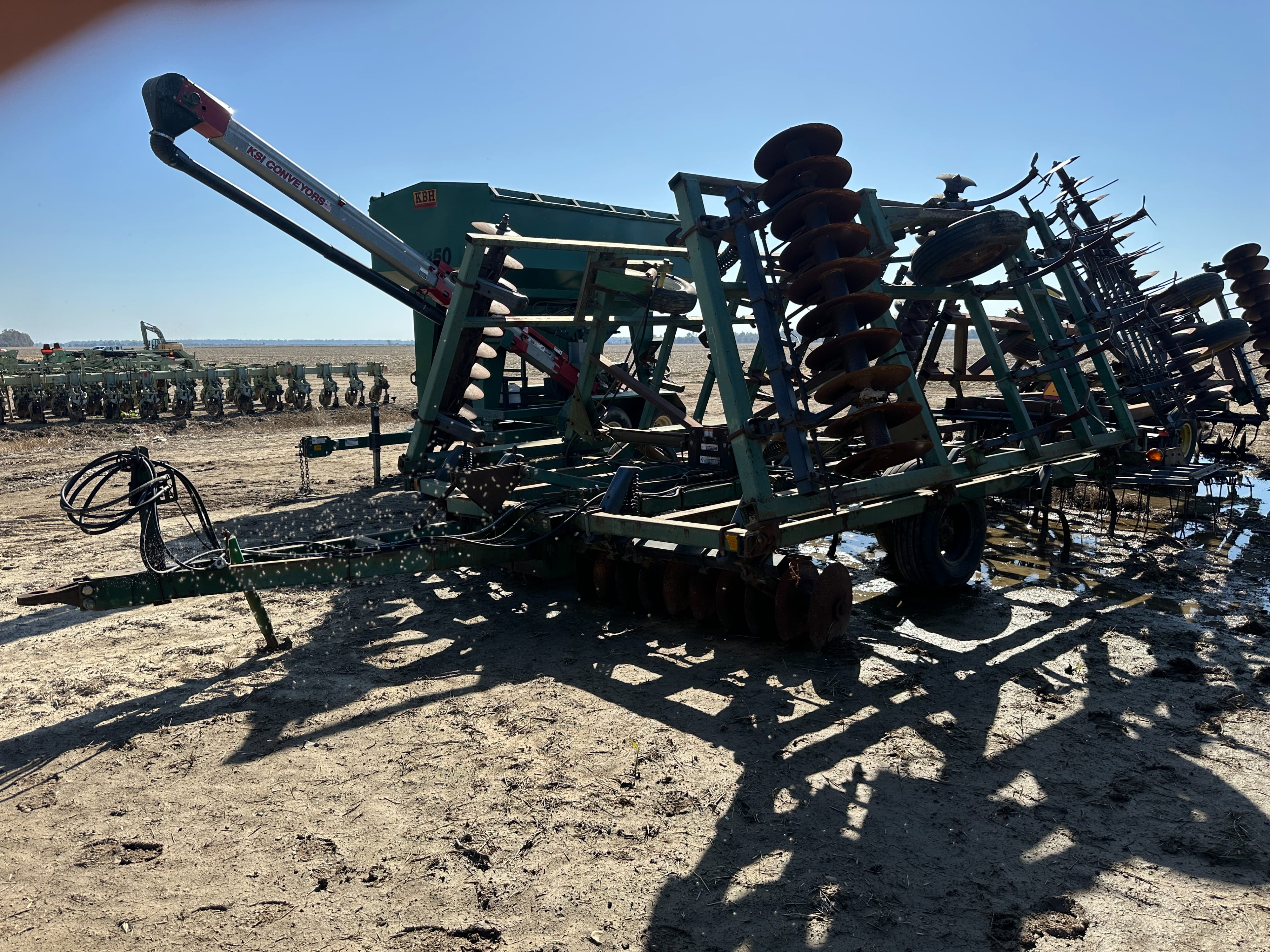 John Deere 724 Equipment Image0