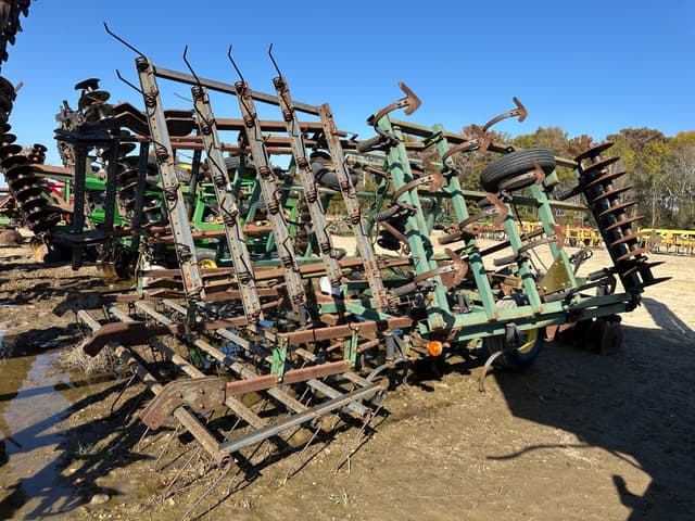 Image of John Deere 724 equipment image 2