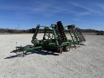 Main image John Deere 724