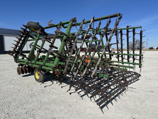 Image of John Deere 724 equipment image 4