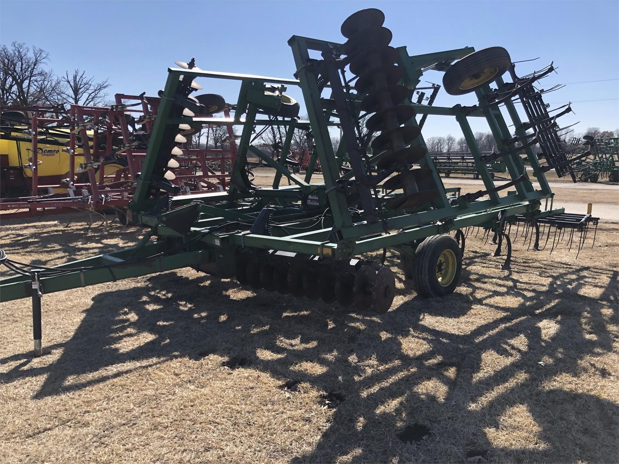 Main image John Deere 724