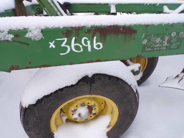 Image of John Deere 724 equipment image 1