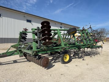 Main image John Deere 724