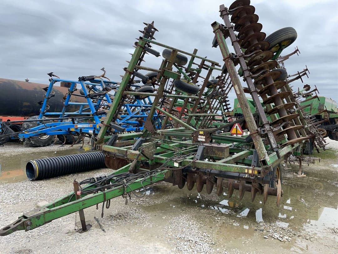 Image of John Deere 724 Primary image