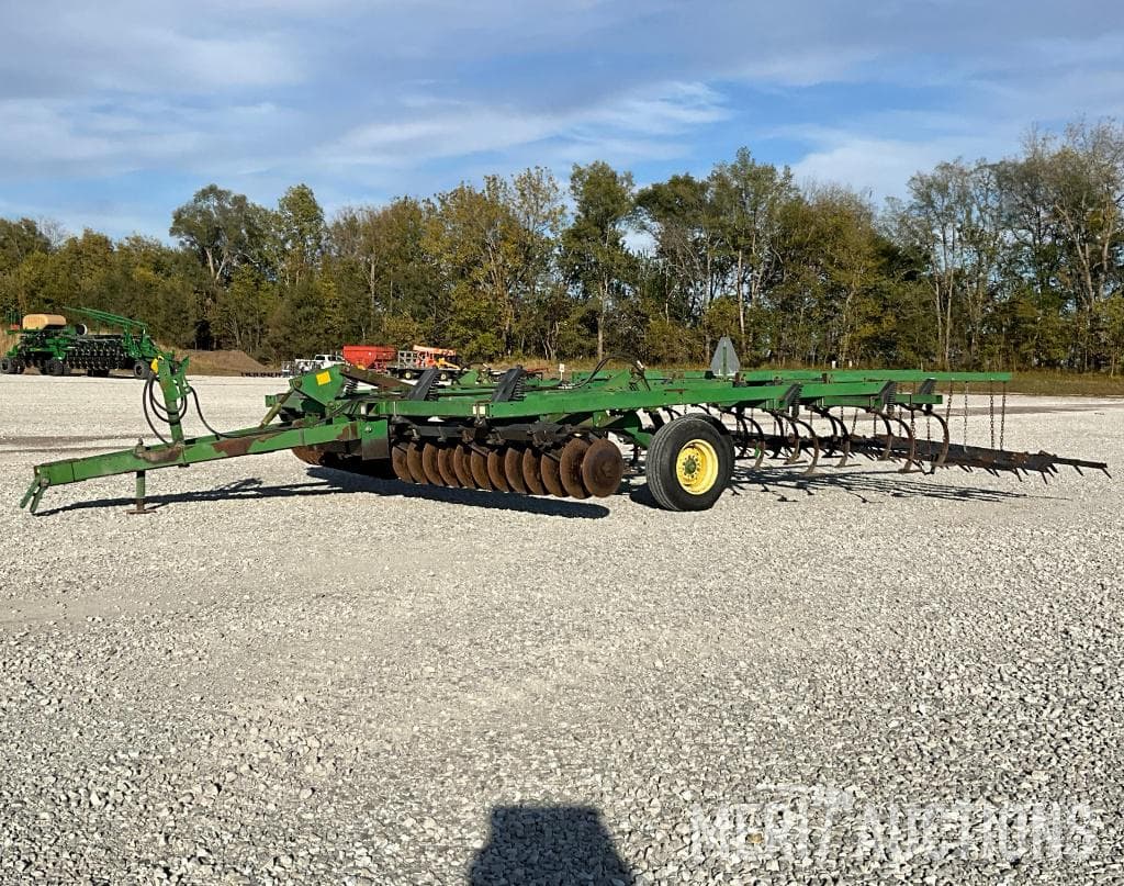 Image of John Deere 724 Primary image