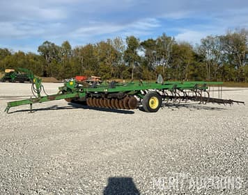 Main image John Deere 724