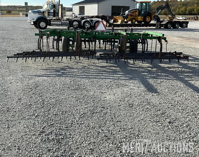 Image of John Deere 724 equipment image 3