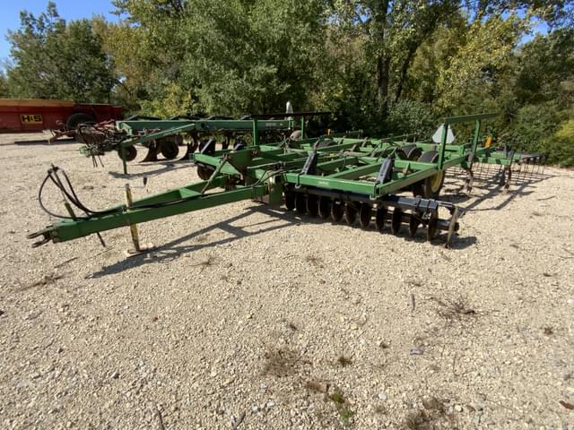 Image of John Deere 724 equipment image 2