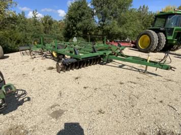 Main image John Deere 724