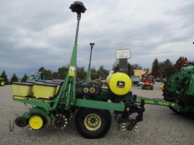 Image of John Deere 7240 equipment image 3