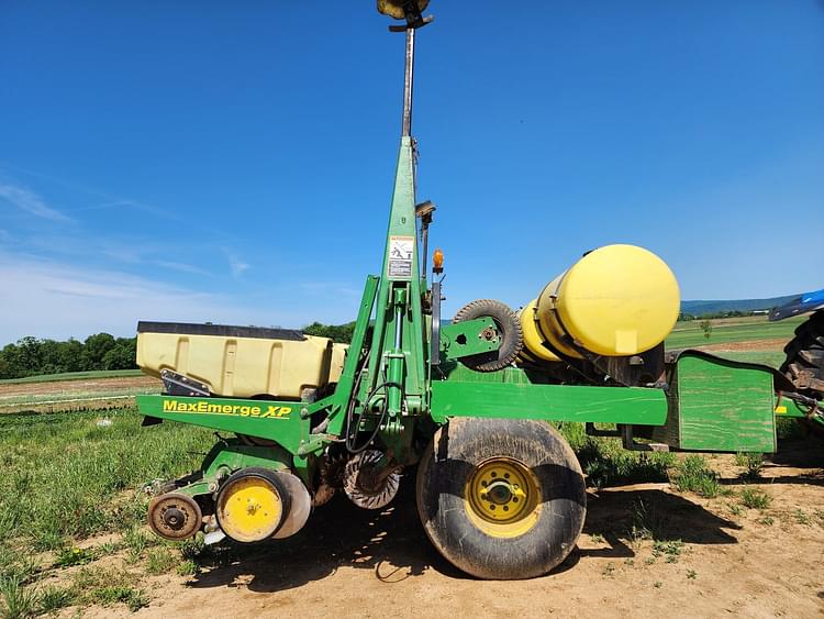 Main image John Deere 7240 4
