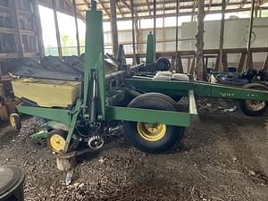 John Deere 7240 Image