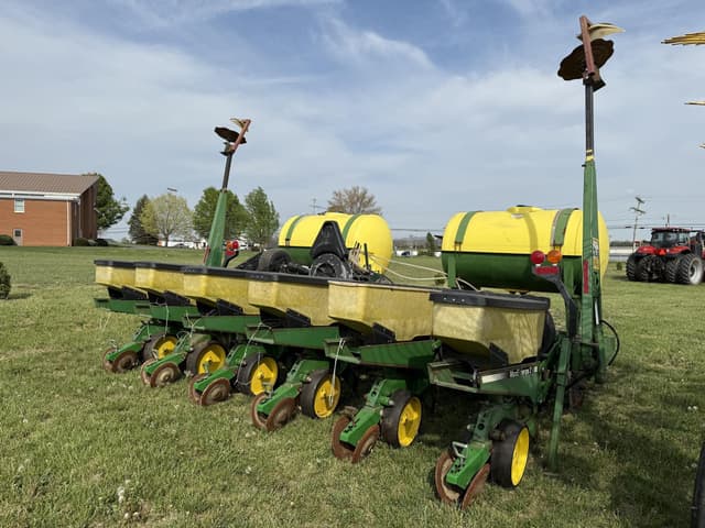 Image of John Deere 7240 equipment image 3
