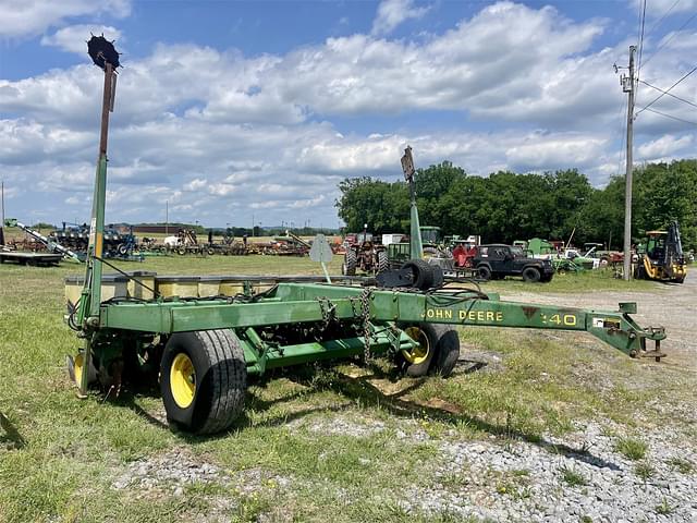 Image of John Deere 7240 equipment image 1