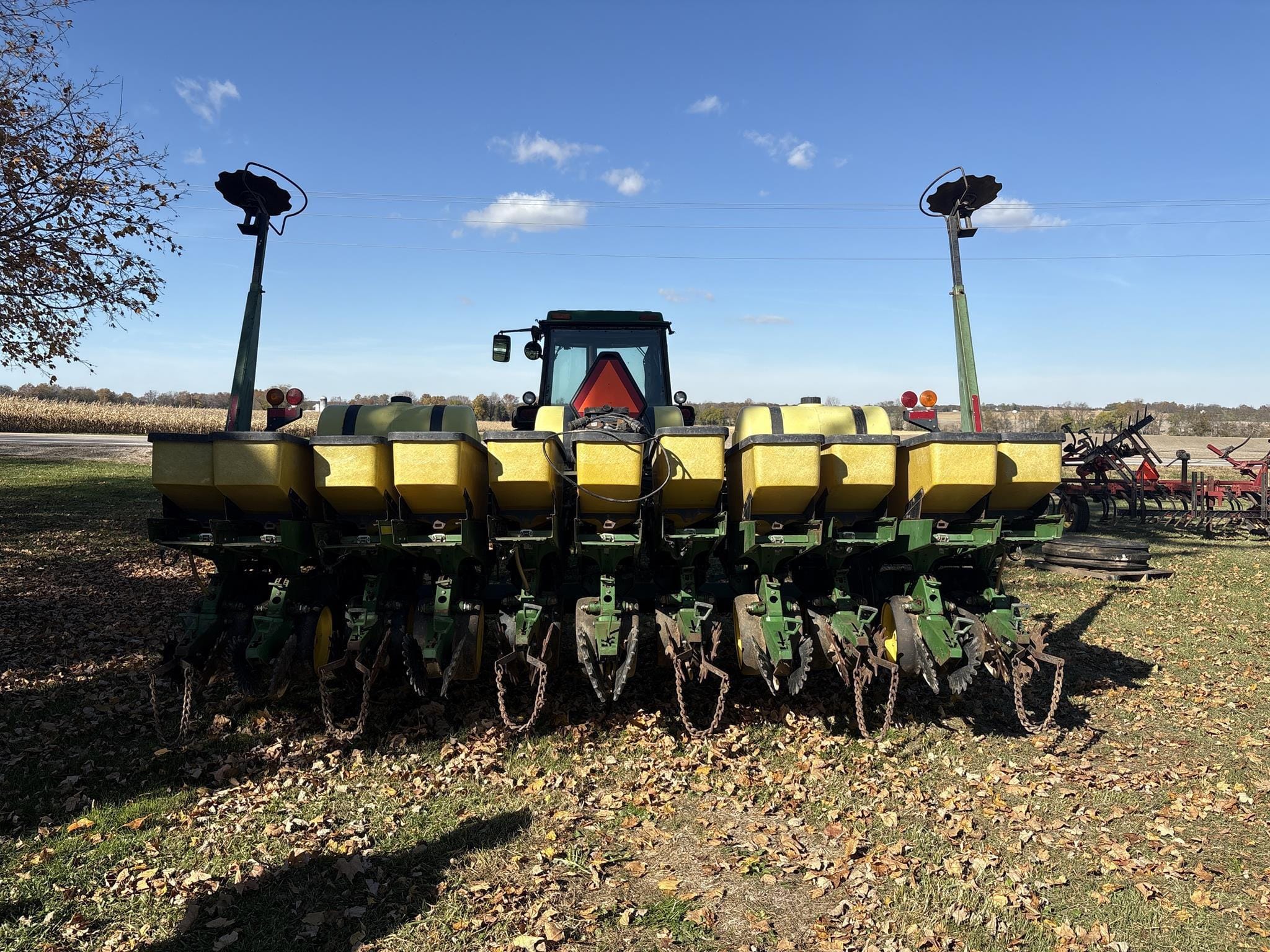 John Deere 7240 Equipment Image0