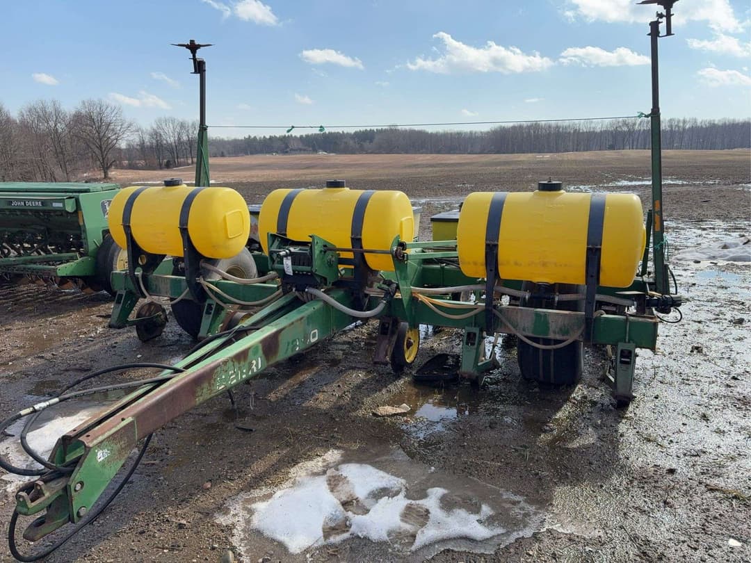 Image of John Deere 7240 Primary image