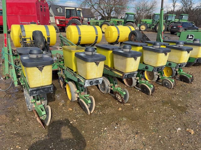 Image of John Deere 7240 equipment image 3